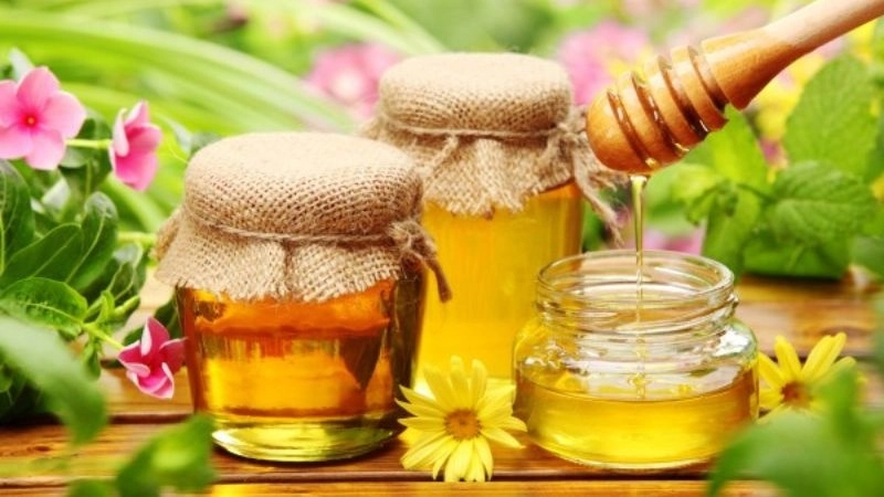 Mật ong bạc hà chuẩn thường có mùi thơm đặc trưng Mật ong bạc hà chuẩn thường có mùi thơm đặc trưng